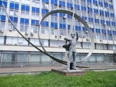 Памятник Петру Нестерову в Киеве.